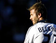 俄克拉荷马城雷霆常规赛险胜尤文图斯，文班亚马砍下18记关键球，全场沸腾